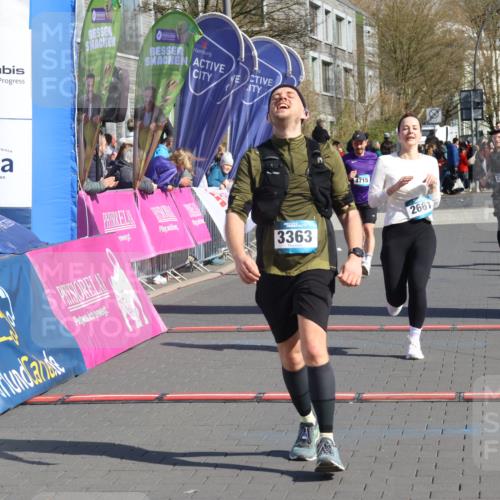 12.04.2026 - 45. Internationalen Wilhelmsburger Insellauf Strokosch-Dieckow http://msf.ph/oto/9459869 12.04.2026 10:49:49 Ziel 3363, 2661, 4715 meine-sportfotos.de