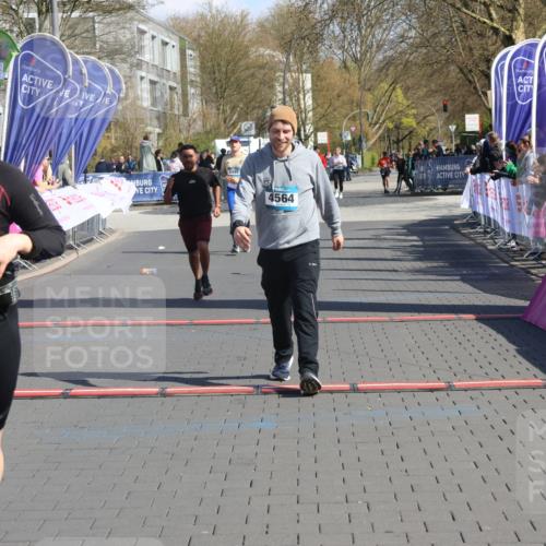 12.04.2026 - 45. Internationalen Wilhelmsburger Insellauf Strokosch-Dieckow http://msf.ph/oto/9459878 12.04.2026 11:06:48 Ziel 3460, 4564, 3790 meine-sportfotos.de
