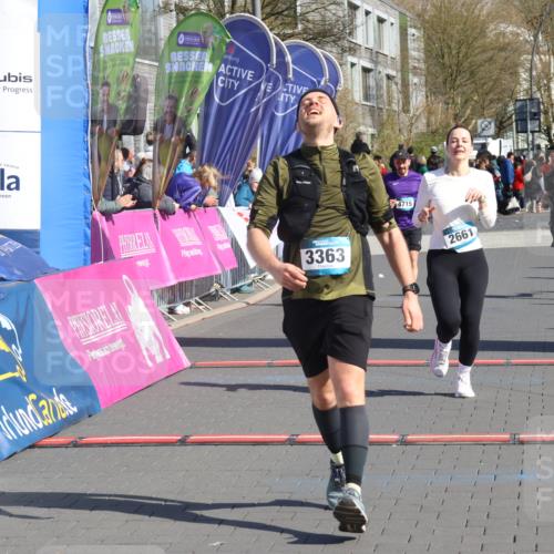 12.04.2026 - 45. Internationalen Wilhelmsburger Insellauf Strokosch-Dieckow http://msf.ph/oto/9459880 12.04.2026 10:49:49 Ziel 3363, 2661, 4715 meine-sportfotos.de