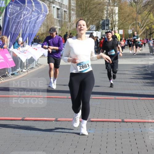 12.04.2026 - 45. Internationalen Wilhelmsburger Insellauf Strokosch-Dieckow http://msf.ph/oto/9459935 12.04.2026 10:49:51 Ziel 3363, 2661, 4715, 2392 meine-sportfotos.de