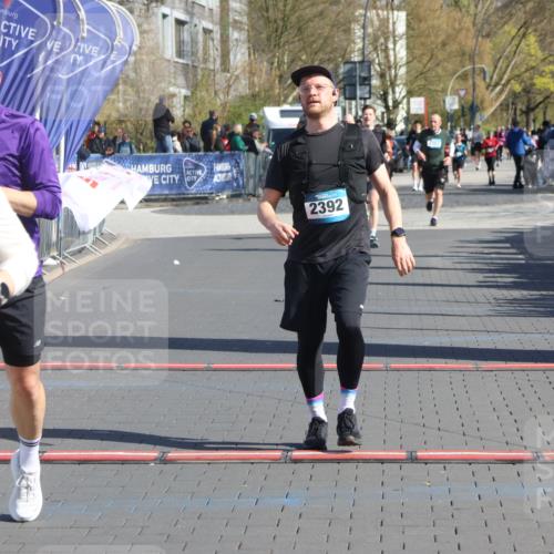 12.04.2026 - 45. Internationalen Wilhelmsburger Insellauf Strokosch-Dieckow http://msf.ph/oto/9459977 12.04.2026 10:49:54 Ziel 2661, 4715, 2392 meine-sportfotos.de