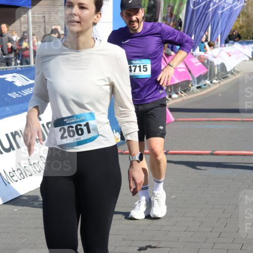 12.04.2026 - 45. Internationalen Wilhelmsburger Insellauf Strokosch-Dieckow http://msf.ph/oto/9460033 12.04.2026 10:49:55 Ziel 4715, 2392 meine-sportfotos.de