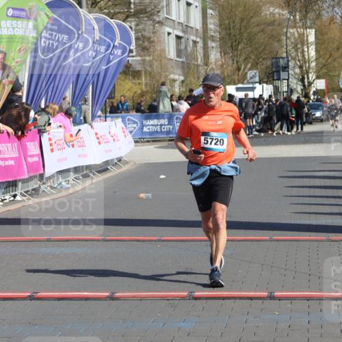 12.04.2026 - 45. Internationalen Wilhelmsburger Insellauf Strokosch-Dieckow http://msf.ph/oto/9460093 12.04.2026 11:07:09 Ziel 5720 meine-sportfotos.de