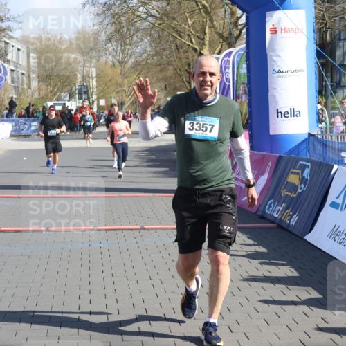 12.04.2026 - 45. Internationalen Wilhelmsburger Insellauf Strokosch-Dieckow http://msf.ph/oto/9460169 12.04.2026 10:50:05 Ziel 3357, 2655, 5441, 3546 meine-sportfotos.de