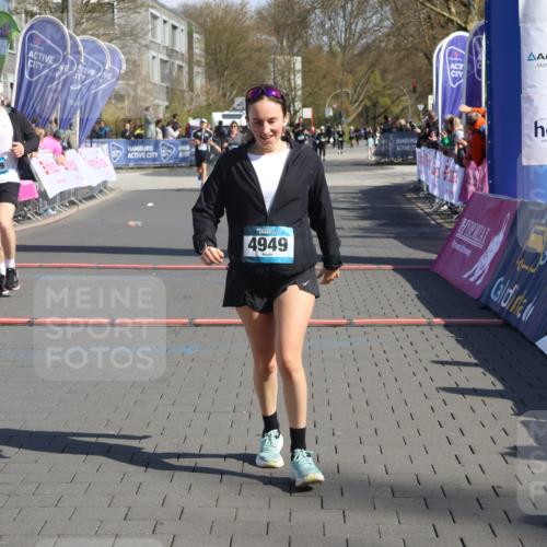 12.04.2026 - 45. Internationalen Wilhelmsburger Insellauf Strokosch-Dieckow http://msf.ph/oto/9460210 12.04.2026 11:07:37 Ziel 2777, 4949, 4359 meine-sportfotos.de