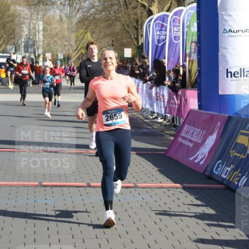 12.04.2026 - 45. Internationalen Wilhelmsburger Insellauf Strokosch-Dieckow http://msf.ph/oto/9460218 12.04.2026 10:50:08 Ziel 2655, 5441, 3546 meine-sportfotos.de