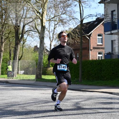 12.04.2026 - 45. Internationalen Wilhelmsburger Insellauf J. Mangold http://msf.ph/oto/9460225 12.04.2026 10:42:04 Ziel 2836, 4615, 2222, 3419, 4042, 3991, 2262, 2263, 2252, 3091, 5442 meine-sportfotos.de