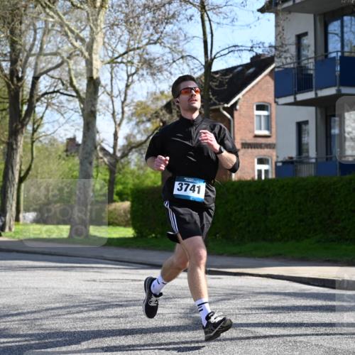 12.04.2026 - 45. Internationalen Wilhelmsburger Insellauf J. Mangold http://msf.ph/oto/9460228 12.04.2026 10:42:04 Ziel 2836, 4615, 2222, 3419, 4042, 3991, 2262, 2263, 2252, 3091, 5442 meine-sportfotos.de