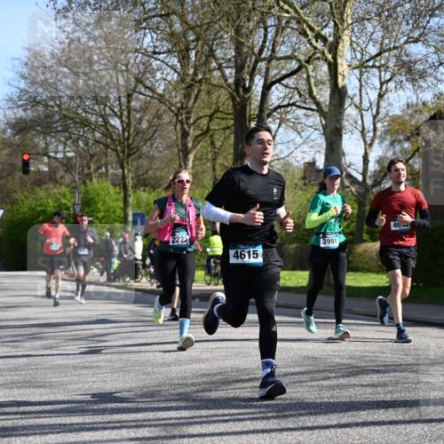 12.04.2026 - 45. Internationalen Wilhelmsburger Insellauf J. Mangold http://msf.ph/oto/9460243 12.04.2026 10:42:08 Ziel 4615, 2222, 3419, 4042, 3991, 2262, 2263, 2252, 3091, 5442, 3091, 5442, 5273 meine-sportfotos.de