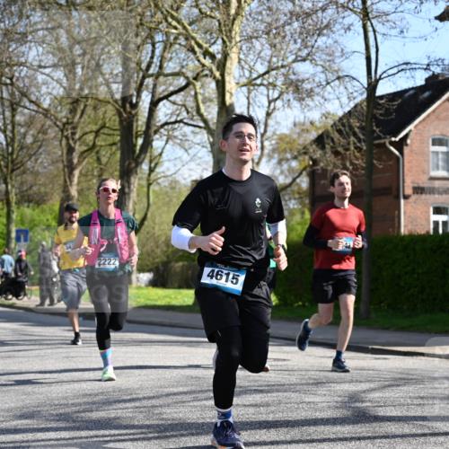 12.04.2026 - 45. Internationalen Wilhelmsburger Insellauf J. Mangold http://msf.ph/oto/9460250 12.04.2026 10:42:08 Ziel 4615, 2222, 3419, 4042, 3991, 2262, 2263, 2252, 3091, 5442, 3091, 5442, 5273 meine-sportfotos.de