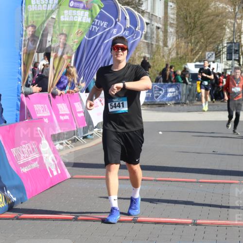 12.04.2026 - 45. Internationalen Wilhelmsburger Insellauf Strokosch-Dieckow http://msf.ph/oto/9460252 12.04.2026 10:50:10 Ziel 2655, 5441, 3546, 2618 meine-sportfotos.de