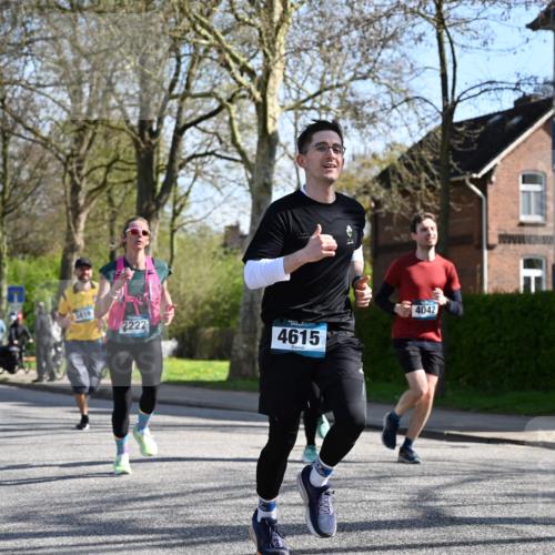 12.04.2026 - 45. Internationalen Wilhelmsburger Insellauf J. Mangold http://msf.ph/oto/9460253 12.04.2026 10:42:08 Ziel 4615, 2222, 3419, 4042, 3991, 2262, 2263, 2252, 3091, 5442, 3091, 5442, 5273 meine-sportfotos.de