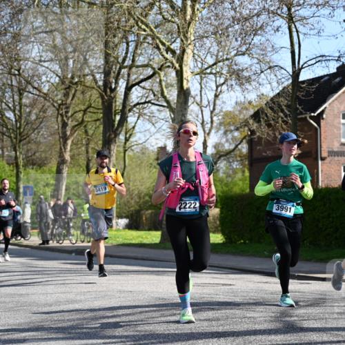 12.04.2026 - 45. Internationalen Wilhelmsburger Insellauf J. Mangold http://msf.ph/oto/9460256 12.04.2026 10:42:09 Ziel 4615, 2222, 3419, 4042, 3991, 2262, 2263, 2252, 3091, 5442, 5273 meine-sportfotos.de