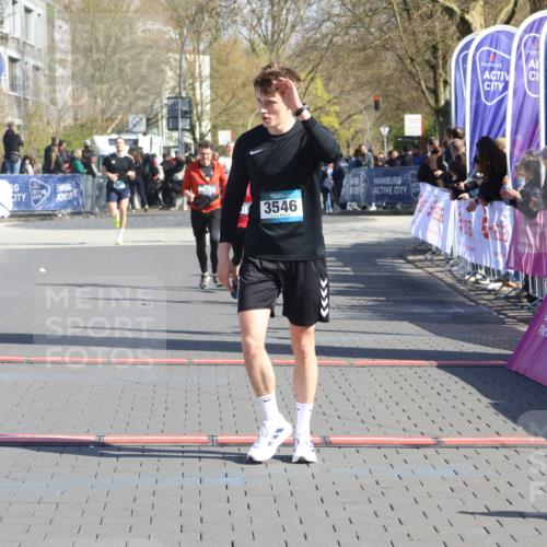 12.04.2026 - 45. Internationalen Wilhelmsburger Insellauf Strokosch-Dieckow http://msf.ph/oto/9460266 12.04.2026 10:50:11 Ziel 2655, 5441, 3546, 2618, 2176 meine-sportfotos.de