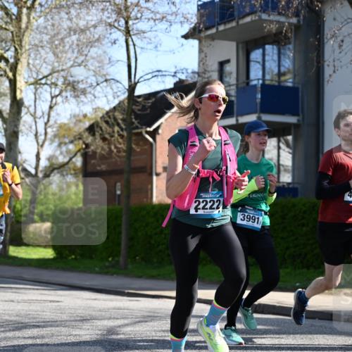 12.04.2026 - 45. Internationalen Wilhelmsburger Insellauf J. Mangold http://msf.ph/oto/9460270 12.04.2026 10:42:10 Ziel 4615, 2222, 3419, 4042, 3991, 2262, 2263, 2252, 3091, 5442, 5273, 2724 meine-sportfotos.de