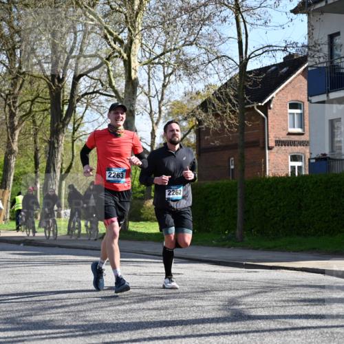 12.04.2026 - 45. Internationalen Wilhelmsburger Insellauf J. Mangold http://msf.ph/oto/9460295 12.04.2026 10:42:12 Ziel 4615, 2222, 3419, 4042, 3991, 2262, 2263, 2252, 3091, 5442, 5273, 2724, 2500, 3021 meine-sportfotos.de