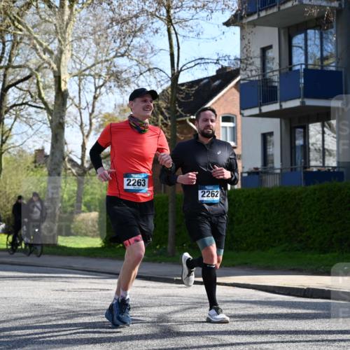 12.04.2026 - 45. Internationalen Wilhelmsburger Insellauf J. Mangold http://msf.ph/oto/9460308 12.04.2026 10:42:13 Ziel 4615, 2222, 3419, 4042, 3991, 2262, 2263, 2252, 3091, 5442, 5273, 2724, 2500, 3021 meine-sportfotos.de