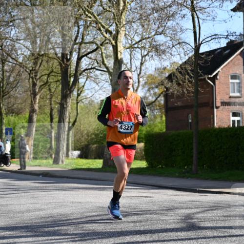 12.04.2026 - 45. Internationalen Wilhelmsburger Insellauf J. Mangold http://msf.ph/oto/9460337 12.04.2026 10:42:27 Ziel 2252, 3091, 5442, 5273, 2724, 2500, 3021, 5751, 5794, 5794, 3779, 5840, 2406, 4377, 3086, 3227, 4974 meine-sportfotos.de