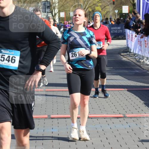 12.04.2026 - 45. Internationalen Wilhelmsburger Insellauf Strokosch-Dieckow http://msf.ph/oto/9460339 12.04.2026 10:50:15 Ziel 2618, 2176, 2054, 3329, 3459 meine-sportfotos.de