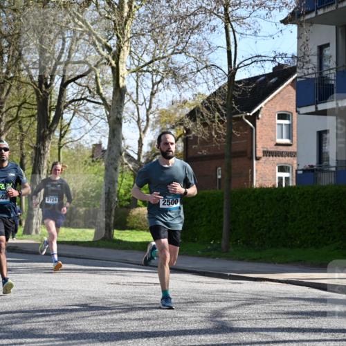 12.04.2026 - 45. Internationalen Wilhelmsburger Insellauf J. Mangold http://msf.ph/oto/9460383 12.04.2026 10:42:47 Ziel 5273, 2724, 2500, 3021, 5751, 5794, 3779, 5840, 2406, 4377, 3086, 3227, 4974, 5705, 2189, 5697, 2813, 4931, 3565, 5337, 2102, 2656, 2104, 5337, 2102, 2656, 2104, 5407, 5286, 2039 meine-sportfotos.de