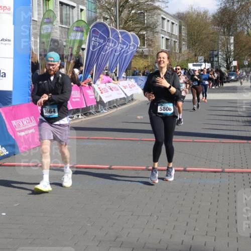 12.04.2026 - 45. Internationalen Wilhelmsburger Insellauf Strokosch-Dieckow http://msf.ph/oto/9460400 12.04.2026 11:07:50 Ziel 5806, 3149 meine-sportfotos.de