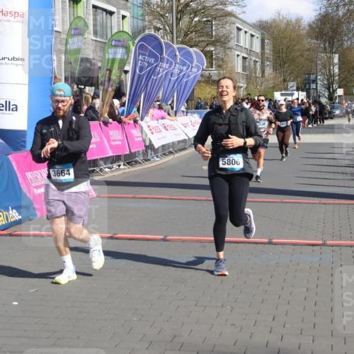 12.04.2026 - 45. Internationalen Wilhelmsburger Insellauf Strokosch-Dieckow http://msf.ph/oto/9460426 12.04.2026 11:07:50 Ziel 5806, 3149 meine-sportfotos.de