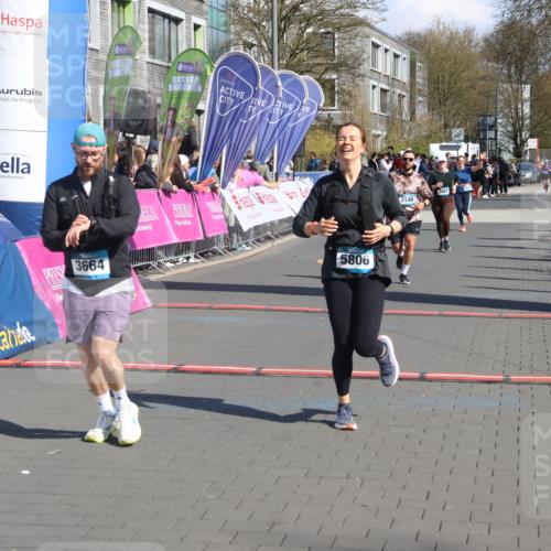 12.04.2026 - 45. Internationalen Wilhelmsburger Insellauf Strokosch-Dieckow http://msf.ph/oto/9460433 12.04.2026 11:07:50 Ziel 5806, 3149 meine-sportfotos.de