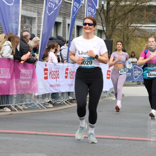 12.04.2026 - 45. Internationalen Wilhelmsburger Insellauf Strokosch-Dieckow http://msf.ph/oto/9460449 12.04.2026 13:19:24 Ziel 2061, 4020, 5849, 4639, 3809, 4660 meine-sportfotos.de