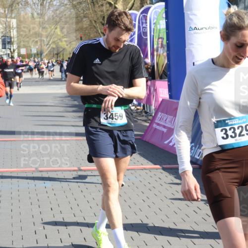 12.04.2026 - 45. Internationalen Wilhelmsburger Insellauf Strokosch-Dieckow http://msf.ph/oto/9460450 12.04.2026 10:50:21 Ziel 3329, 3459 meine-sportfotos.de
