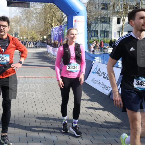 12.04.2026 - 45. Internationalen Wilhelmsburger Insellauf Strokosch-Dieckow http://msf.ph/oto/9460471 12.04.2026 10:50:23 Ziel 4855 meine-sportfotos.de