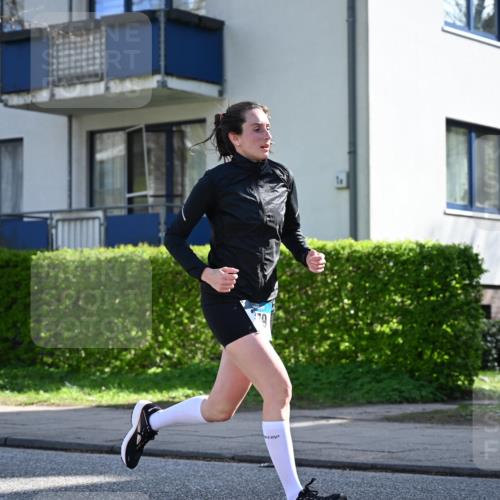 12.04.2026 - 45. Internationalen Wilhelmsburger Insellauf J. Mangold http://msf.ph/oto/9460475 12.04.2026 10:42:55 Ziel 2724, 2500, 3021, 5751, 5794, 3779, 5840, 2406, 4377, 3086, 3227, 4974, 5705, 2189, 5697, 2813, 4931, 3565, 5337, 2102, 2656, 2104, 5407, 5286, 2039, 2039, 3486, 4428 meine-sportfotos.de