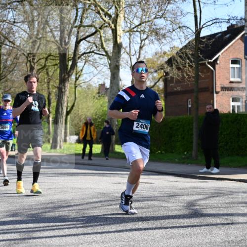 12.04.2026 - 45. Internationalen Wilhelmsburger Insellauf J. Mangold http://msf.ph/oto/9460476 12.04.2026 10:42:58 Ziel 2724, 2500, 3021, 5751, 5794, 3779, 5840, 2406, 4377, 3086, 3227, 4974, 5705, 2189, 5697, 2813, 4931, 3565, 3565, 5337, 2102, 2656, 2104, 5407, 5286, 2039, 3486, 4428, 3022 meine-sportfotos.de