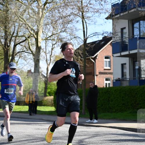 12.04.2026 - 45. Internationalen Wilhelmsburger Insellauf J. Mangold http://msf.ph/oto/9460494 12.04.2026 10:42:59 Ziel 2724, 2500, 3021, 5751, 5794, 3779, 5840, 2406, 4377, 3086, 3227, 4974, 5705, 2189, 5697, 2813, 4931, 3565, 5337, 2102, 2656, 2104, 5337, 2102, 2656, 2104, 5407, 5286, 2039, 3486, 4428, 3022, 4349 meine-sportfotos.de