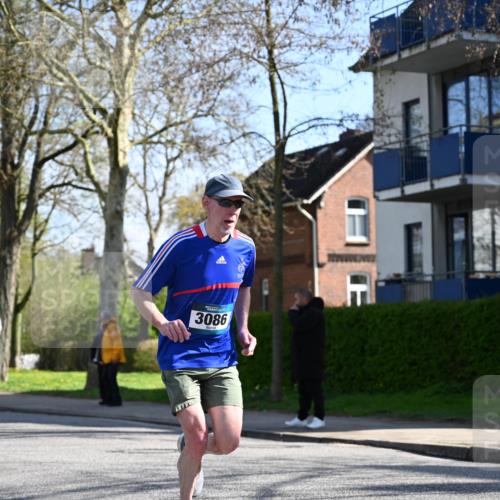 12.04.2026 - 45. Internationalen Wilhelmsburger Insellauf J. Mangold http://msf.ph/oto/9460506 12.04.2026 10:43:00 Ziel 2500, 3021, 5751, 5794, 3779, 5840, 2406, 4377, 3086, 3227, 4974, 5705, 2189, 5697, 2813, 4931, 3565, 5337, 2102, 2656, 2104, 5407, 5286, 2039, 3486, 4428, 3022, 4349 meine-sportfotos.de