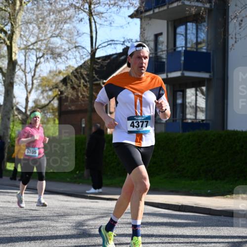 12.04.2026 - 45. Internationalen Wilhelmsburger Insellauf J. Mangold http://msf.ph/oto/9460525 12.04.2026 10:43:02 Ziel 5751, 5794, 3779, 5840, 2406, 4377, 3086, 3227, 4974, 5705, 2189, 5697, 2813, 4931, 3565, 5337, 2102, 2656, 2104, 5407, 5286, 2039, 3486, 4428, 3022, 4349 meine-sportfotos.de