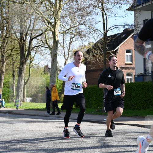 12.04.2026 - 45. Internationalen Wilhelmsburger Insellauf J. Mangold http://msf.ph/oto/9460562 12.04.2026 10:43:06 Ziel 3779, 5840, 2406, 4377, 3086, 3227, 4974, 5705, 2189, 5697, 2813, 4931, 3565, 5337, 2102, 2656, 2104, 5407, 5286, 2039, 3486, 4428, 3022, 4349 meine-sportfotos.de