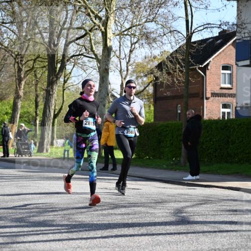 12.04.2026 - 45. Internationalen Wilhelmsburger Insellauf J. Mangold http://msf.ph/oto/9460578 12.04.2026 10:43:09 Ziel 5840, 2406, 4377, 3086, 3227, 4974, 5705, 2189, 5697, 2813, 4931, 3565, 5337, 2102, 2656, 2104, 5407, 5286, 2039, 3486, 4428, 3022, 3022, 4349 meine-sportfotos.de