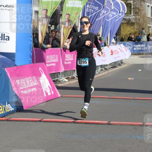 12.04.2026 - 45. Internationalen Wilhelmsburger Insellauf Strokosch-Dieckow http://msf.ph/oto/9460583 12.04.2026 11:08:01 Ziel 4856, 3295 meine-sportfotos.de
