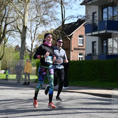 12.04.2026 - 45. Internationalen Wilhelmsburger Insellauf J. Mangold http://msf.ph/oto/9460588 12.04.2026 10:43:10 Ziel 5840, 2406, 4377, 3086, 3227, 4974, 5705, 2189, 5697, 2813, 4931, 3565, 5337, 2102, 2656, 2104, 5407, 5286, 2039, 3486, 4428, 3022, 4349 meine-sportfotos.de