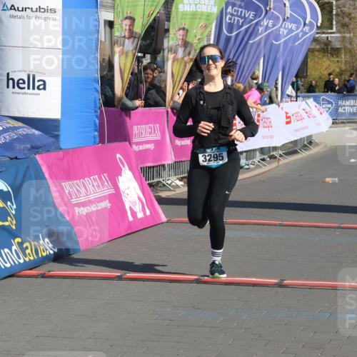 12.04.2026 - 45. Internationalen Wilhelmsburger Insellauf Strokosch-Dieckow http://msf.ph/oto/9460596 12.04.2026 11:08:01 Ziel 4856, 3295 meine-sportfotos.de