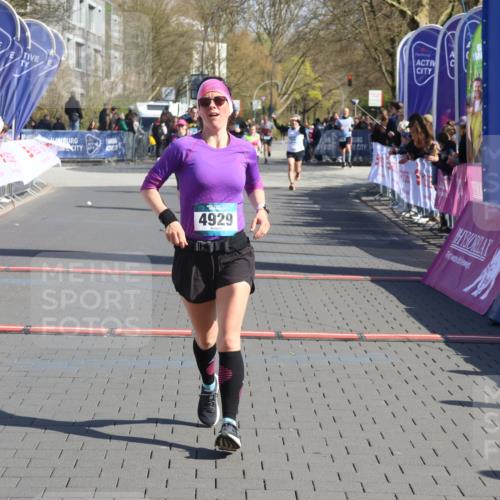 12.04.2026 - 45. Internationalen Wilhelmsburger Insellauf Strokosch-Dieckow http://msf.ph/oto/9460626 12.04.2026 10:50:30 Ziel 4855, 4929 meine-sportfotos.de