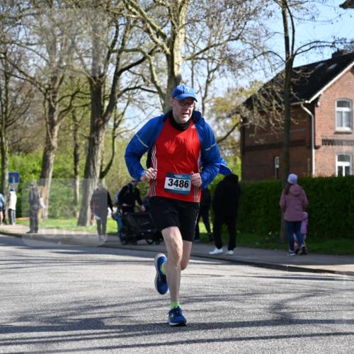 12.04.2026 - 45. Internationalen Wilhelmsburger Insellauf J. Mangold http://msf.ph/oto/9460680 12.04.2026 10:43:27 Ziel 5407, 5286, 2039, 3486, 4428, 3022, 4349, 2065, 3345, 2073, 2073, 4829, 4062, 5824 meine-sportfotos.de