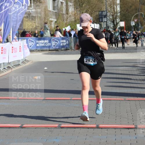 12.04.2026 - 45. Internationalen Wilhelmsburger Insellauf Strokosch-Dieckow http://msf.ph/oto/9460705 12.04.2026 11:08:09 Ziel 2924 meine-sportfotos.de