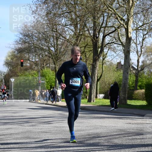 12.04.2026 - 45. Internationalen Wilhelmsburger Insellauf J. Mangold http://msf.ph/oto/9460737 12.04.2026 10:43:42 Ziel 4428, 3022, 4349, 2065, 3345, 2073, 4829, 4062, 5824, 3356, 5766, 5775 meine-sportfotos.de