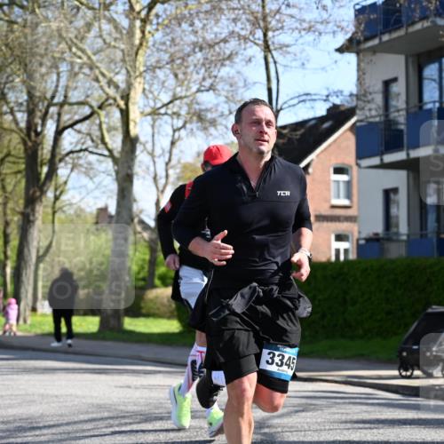 12.04.2026 - 45. Internationalen Wilhelmsburger Insellauf J. Mangold http://msf.ph/oto/9460764 12.04.2026 10:43:53 Ziel 2065, 3345, 2073, 4829, 4062, 5824, 3356, 5766, 5775, 3662, 2911, 4934, 2940 meine-sportfotos.de