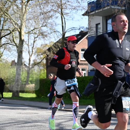 12.04.2026 - 45. Internationalen Wilhelmsburger Insellauf J. Mangold http://msf.ph/oto/9460771 12.04.2026 10:43:54 Ziel 2065, 3345, 2073, 4829, 4062, 5824, 3356, 5766, 5775, 3662, 2911, 4934, 2940, 4815, 4758, 5009 meine-sportfotos.de