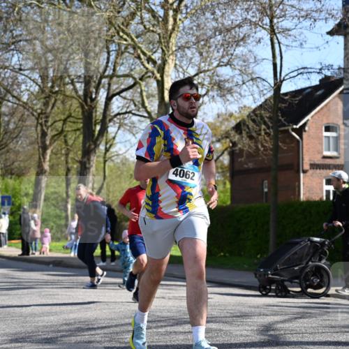12.04.2026 - 45. Internationalen Wilhelmsburger Insellauf J. Mangold http://msf.ph/oto/9460787 12.04.2026 10:43:57 Ziel 2065, 3345, 2073, 4829, 4062, 5824, 3356, 5766, 5775, 3662, 2911, 4934, 2940, 4815, 4758, 5009, 4906 meine-sportfotos.de