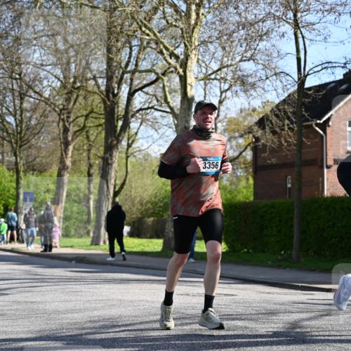 12.04.2026 - 45. Internationalen Wilhelmsburger Insellauf J. Mangold http://msf.ph/oto/9460802 12.04.2026 10:44:05 Ziel 4829, 4062, 5824, 3356, 5766, 5775, 3662, 2911, 4934, 2940, 4815, 4758, 5009, 4906, 5805, 2920 meine-sportfotos.de