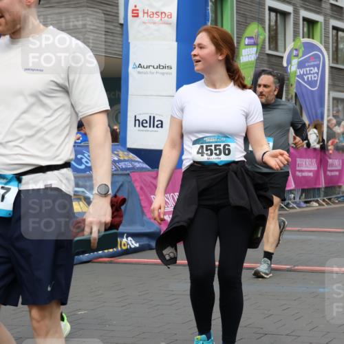 12.04.2026 - 45. Internationalen Wilhelmsburger Insellauf Strokosch-Dieckow http://msf.ph/oto/9460806 12.04.2026 13:19:05 Ziel 4556, 4626, 2019, 3940, 3482 meine-sportfotos.de