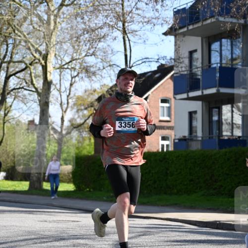 12.04.2026 - 45. Internationalen Wilhelmsburger Insellauf J. Mangold http://msf.ph/oto/9460811 12.04.2026 10:44:05 Ziel 4829, 4062, 5824, 3356, 5766, 5775, 3662, 2911, 4934, 2940, 4815, 4758, 5009, 4906, 5805, 2920 meine-sportfotos.de